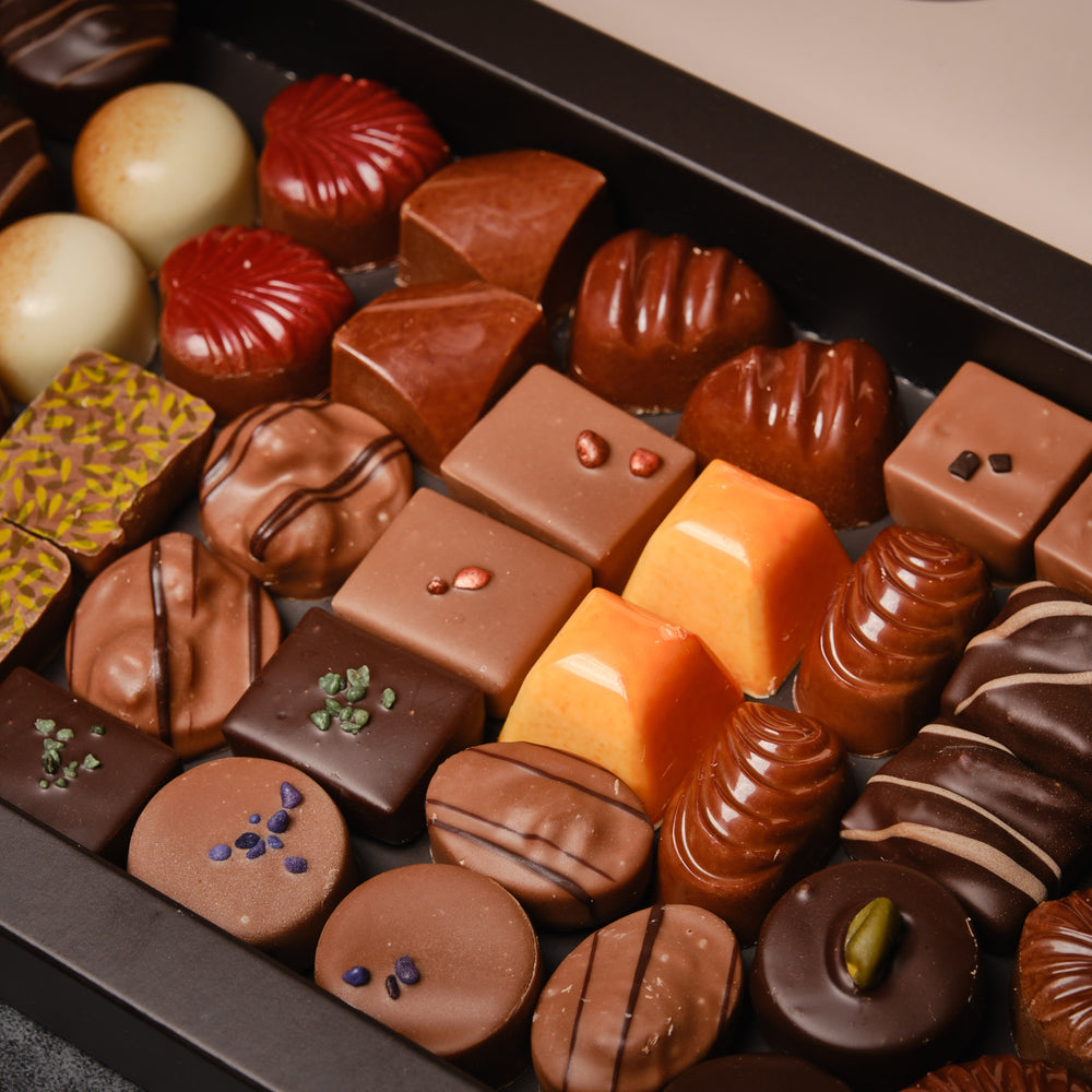 
                      
                        BOMBONES
                      
                    