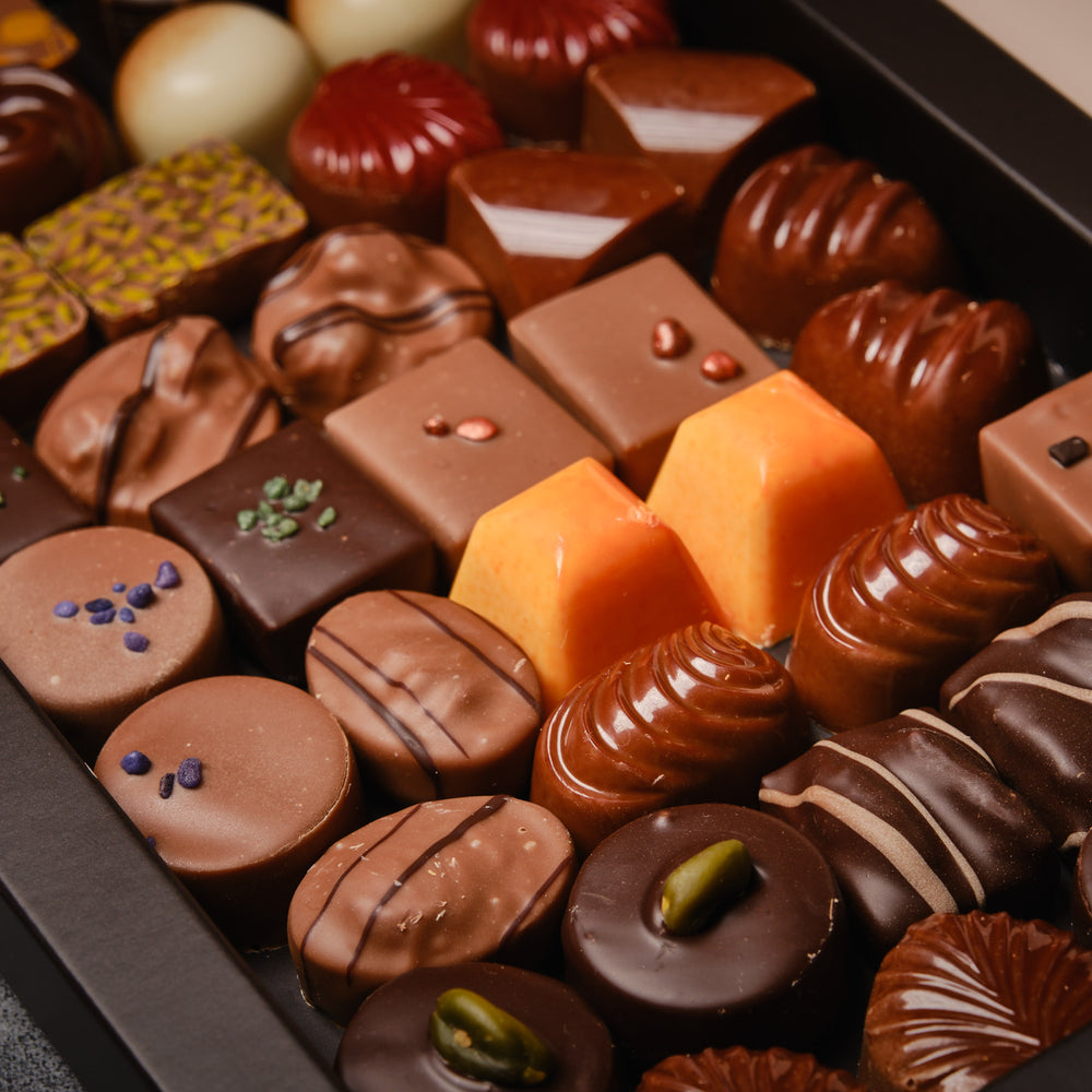 
                      
                        BOMBONES
                      
                    